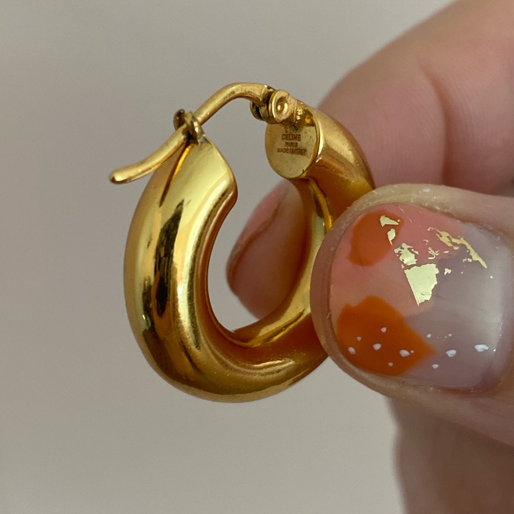 SINGLE Celine Hoop Earring